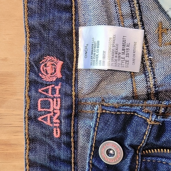 Cinch Woman's Jeans - Picture 2 of 4